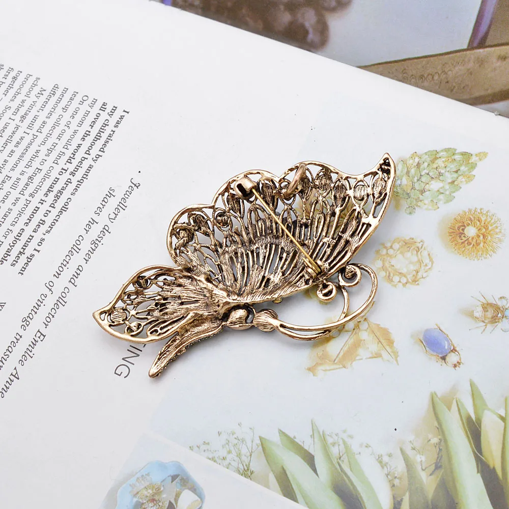 Синди Сян (сочетание ароматов риса и Стразы Большой дырочку брошь в виде бабочки