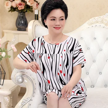 

Plus size Women Summer Pyjamas Black v-neck short sleeves Tees Sleepwear PJ Set and Floral Print Shorts Loungewear