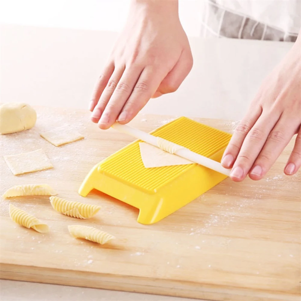 Plastic Pasta Macaroni Board Spaghetti Gnocchi Maker Rolling Pin Baby Food Supplement Molds Manual Kitchen Tool |