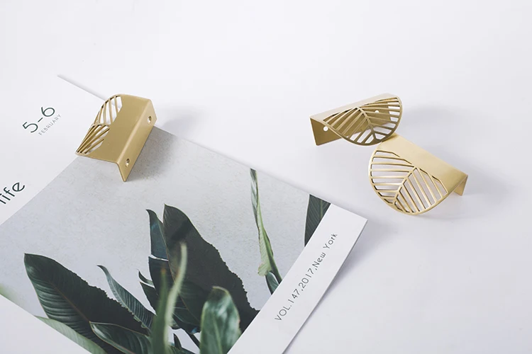 Leaf shape /brass Door knob European Antique Furniture Handles Drawer Pulls Kitchen Cabinet gold Knobs and Handles