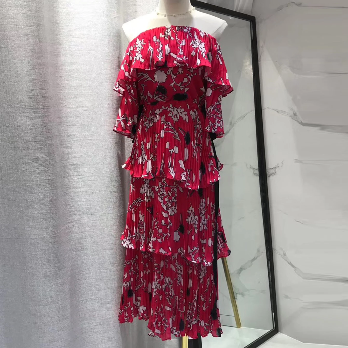 

Red RoosaRosee Designer Women Sexy Slash Neck Flower Print Elegant Multi-layer Cake Dress Fashion Lady Party Holiday Vestidos