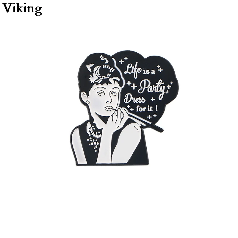 

Audrey Hepburn Badges Cool Enamel Brooches Famous Lapel Pins Backpack Bags Alloy Metal Brooches Gifts For Kid Women Men G0552