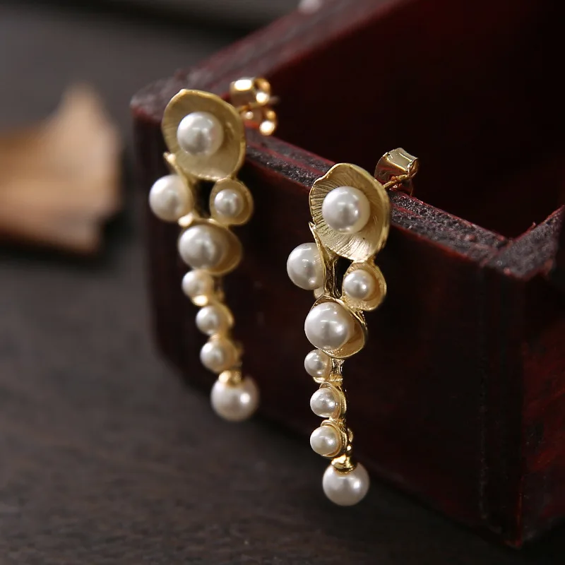 

Handmade Fashion White Shell Pearl Drop Earrings For Women Female Plant Gift Party Earring Jewelry