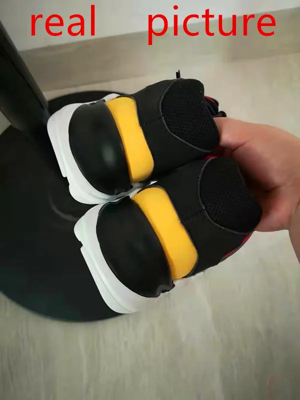 Exclusive design new men's sports TPU stitching comfortable breathable shoes elastic cushioning non-slip men's Leisure shoes