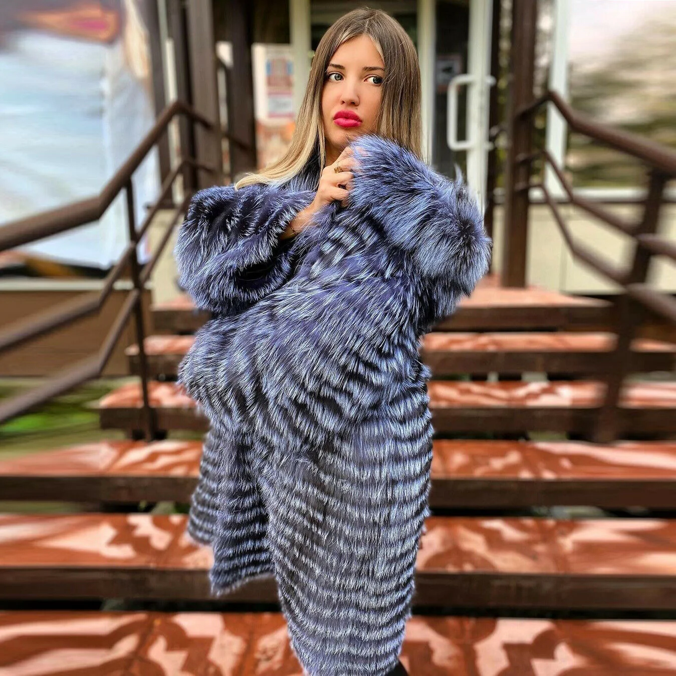 Fashion Long Real Silver Fox Fur Coat with Hood Winter New Women High Quality Genuine Leather Trendy Silver Fox Fur Coats Outfit