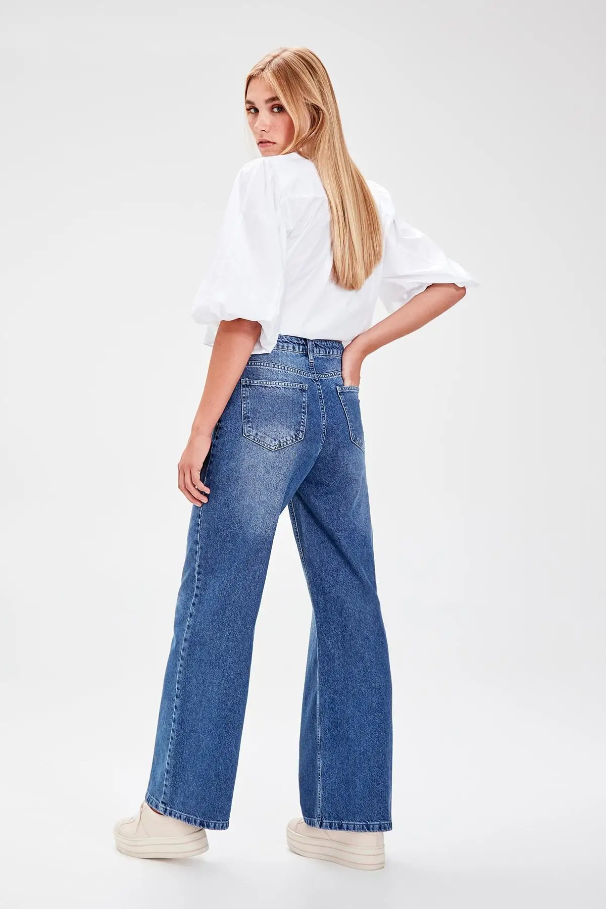 Trendyol синие широкие джинсы с высокой талией TWOAW20JE0108