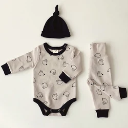 Vêtements de printemps pour bébés, nouvelle combinaison fendue pour enfants, ensembles de vêtements pour bébés de 3 à 24 mois, imprimé Triangle, envoyer des chapeaux mignons, 2022 
