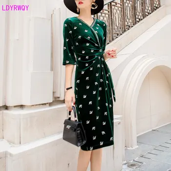 

2019 autumn new European and American style women's embroidery gold velvet V-neck seven-point sleeves with waist split dress