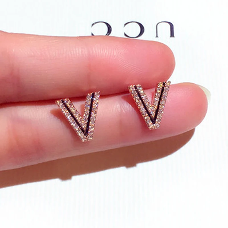 Ins Hot Sale Design Letter V Exquisite Shining Crystal CZ Earring for Women AAA Cubic Zirconia Stud Earrings Accessories Pendant - Image 3
