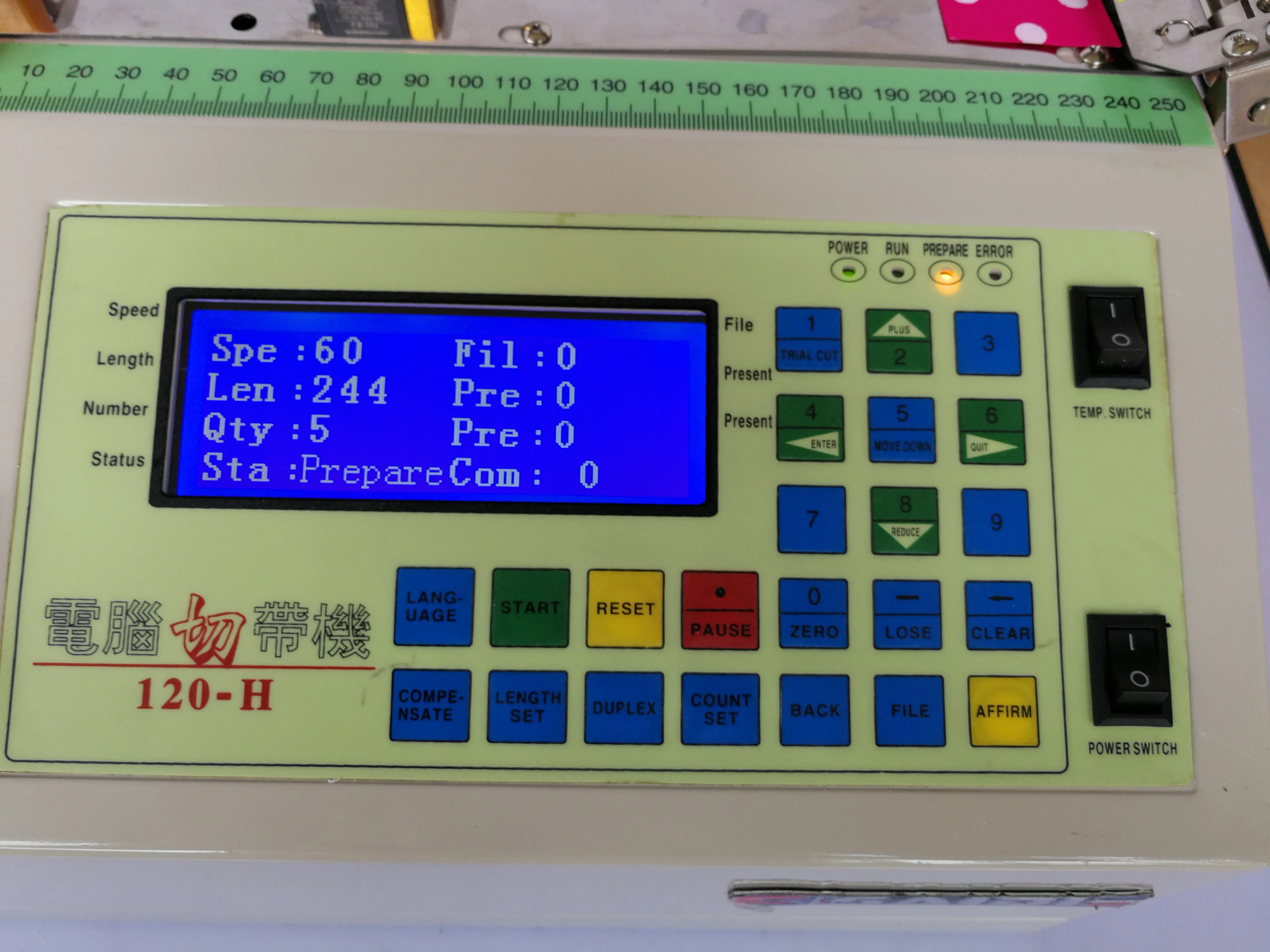  120-CH Computer hot and cold trademark cutting machine washing label cutting machine With cursor po