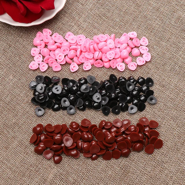100Pcs/Pack Plastic Triangle Noses For Dolls Toys For Bear Buttons Toy DIY Crafts Safety Child Kids Dolls Nose Accessories 2