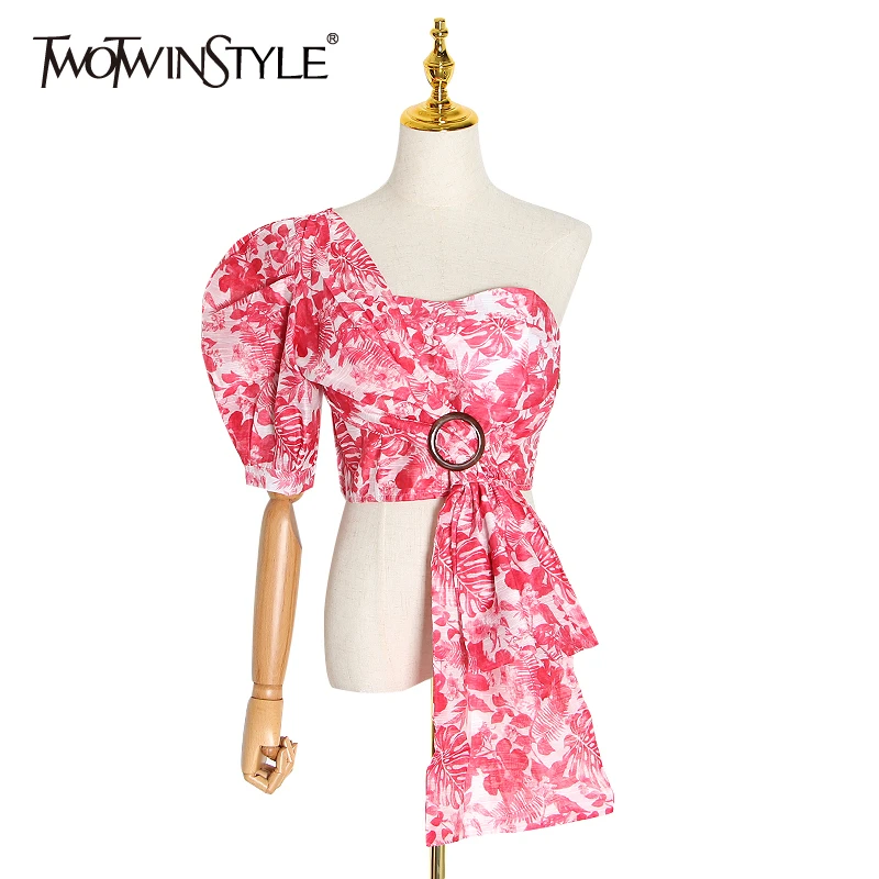 Женская рубашка на одно плечо TWOTWINSTYLE осенняя Асимметричная с рукавами