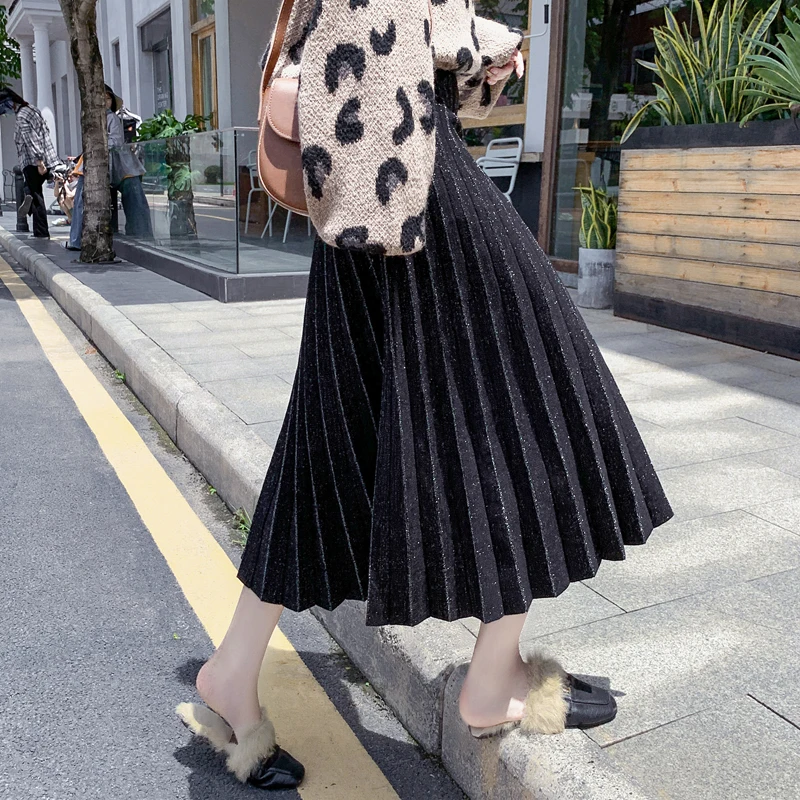 Knitted skirts women's autumn/winter skirt word a joker posed in long