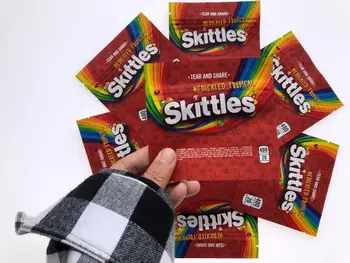 

Tear And Share Medicated Tropical Sour Skittles Red Medicated Edibles Local Smell Proof Bags 22g Mylar Bags AkvBx