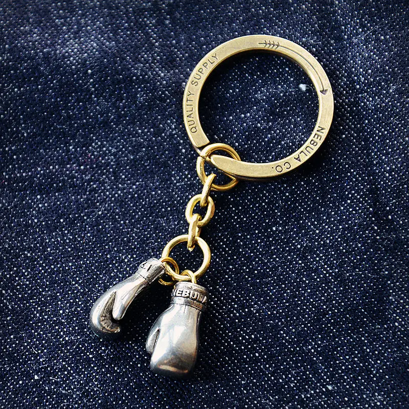 White Keychain Retro Handmade Brass Boxing Fight Gloves Keychains Pendants Men Sports Car Bag Keyring Bodybuilder Gifts Fitness Fashion Jewelry - Цвет: White Keychain
