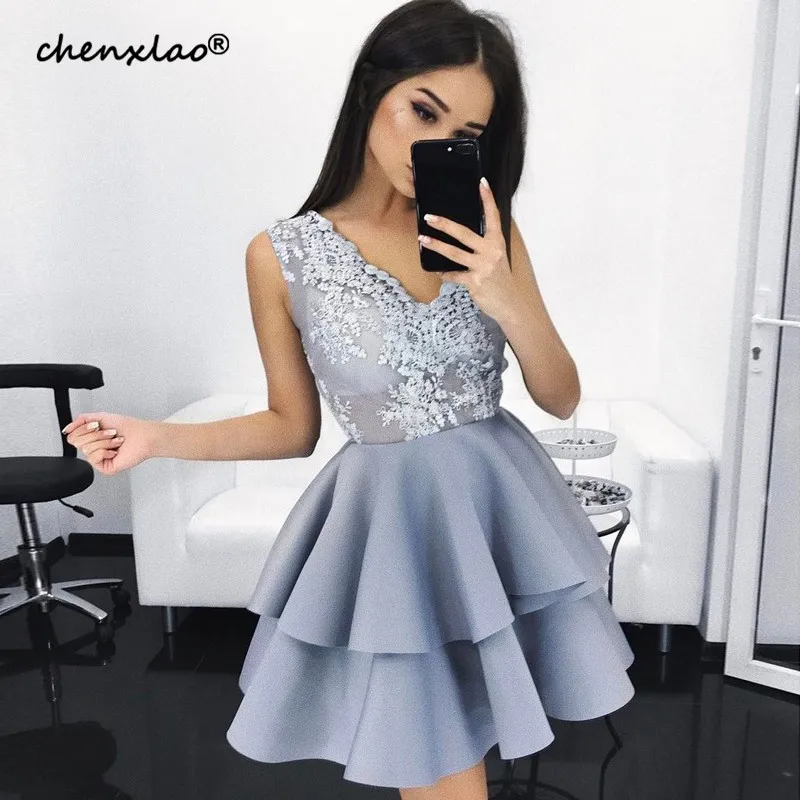 

New Listing Homecoming Dresses 2019 A-Line V-Neck Light Sky Blue Satin Homecoming Dress Short Party Gowns Appliques