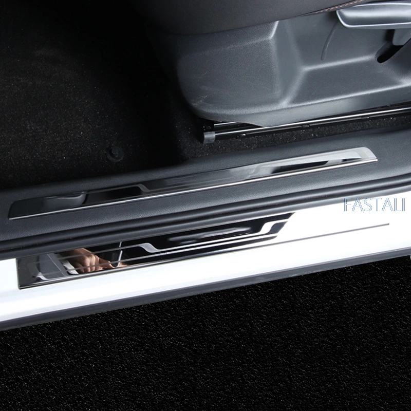 silver logo 8pcs Для Tiguan второго поколения дверной порог из нержавеющей стали приветственный стикер для педали автомобиля декоративные аксессуары для стайлинга автомобиля - Цвет: silver logo 8pcs