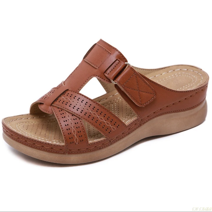 

2019 hot Summer new soft bottom large size leather slippers non-slip comfortable woman cool slippers mother slippers size 36- 43