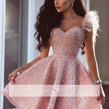 Розовые платья для выпускного вечера ТРАПЕЦИЕВИДНОЕ милое длиной до колена с жемчугом, перьями элегантные коктейльные платья