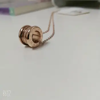 

Rose Gold Cubic zirconia Screw Spring Pendants Necklace Top Quality Titanium Steel Brand Roman Numeral omen Necklace jewelry