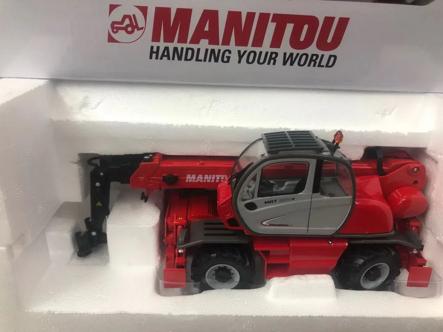 

ROS 1/32 Scale MANITOU MRT 2150 + привилегий телеуправляющий литый под давлением модель 801103