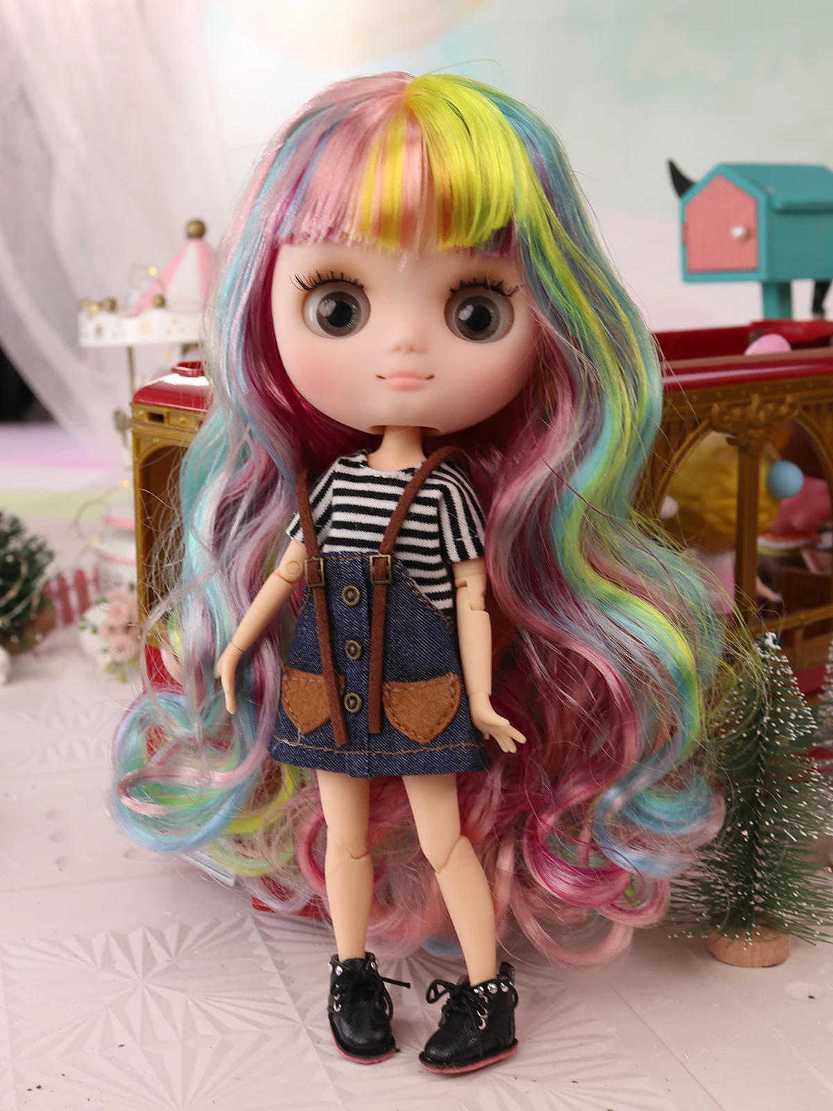 Middie Blythe Doll with Multi-Color Hair, Tilting-Head & Custom Jointed Body 13