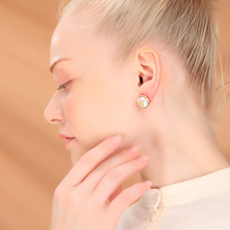 Женские серьги гвоздики золотого цвета гипоаллергенные круглые в классическом