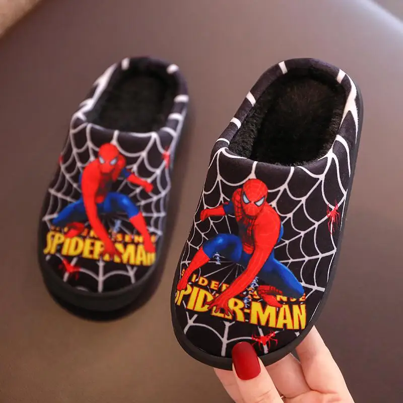 Зимняя детская обувь; хлопковые тапочки «Человек-паук»; шлепанцы для мальчиков; меховые шлепанцы с рисунком для девочек; домашние тапочки; плюшевые теплые детские Тапочки - Цвет: Spiderman Black