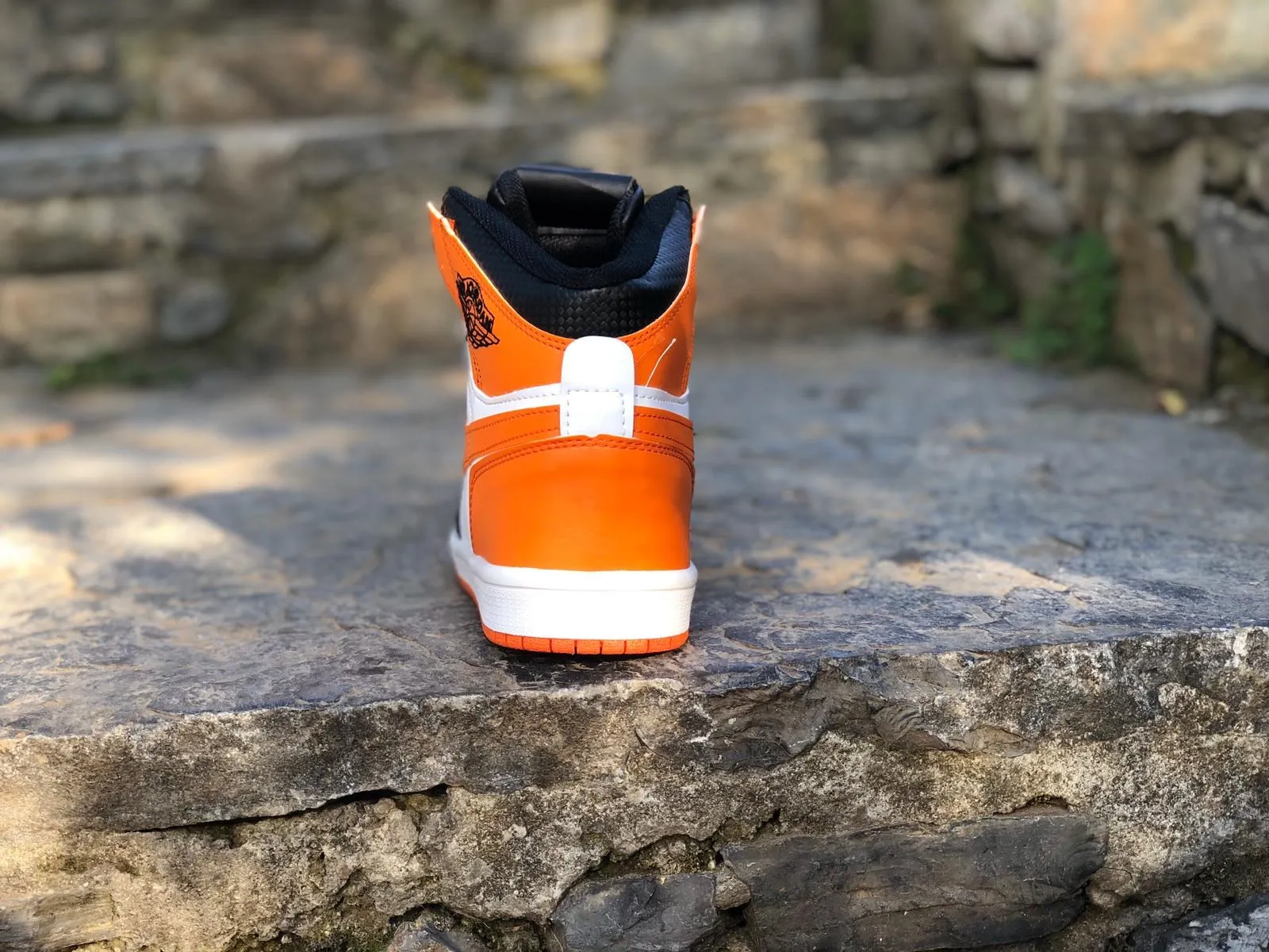 Nike Jordan 1 оранжевый
