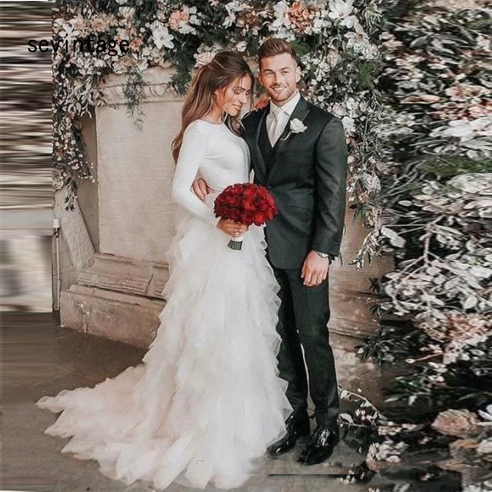

sevintage Romantic Ruffles Court Train Wedding Dresses Long Sleeves V Buttons Back Bridal Gowns O Neck Wedding Gowns mariage