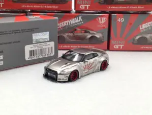 Sliver Классический 1: 64 Масштаб литья под давлением сплав металла GT-R R35 автомобилей миниатюрный моделирование изысканный статическая модель автомобиля сувенир коллекция - Цвет: Sliver