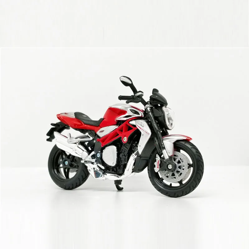 Bburago 1/18 1:18 Масштаб 2011 Triumph speed тройной литье под давлением Пластиковые мотоциклетные демонстрационные модели детских игрушек для мальчиков - Цвет: Agusta Brutale 1090