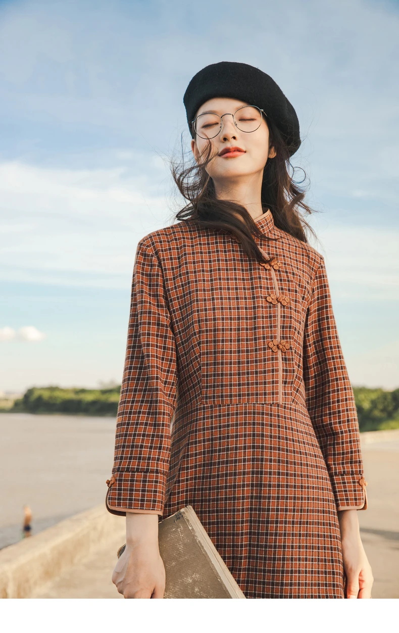 INMAN 2020 Autumn Winter New Arrival Plaid Dress Retro Cotton Buckle Collar Three-quarter Sleeve Dress