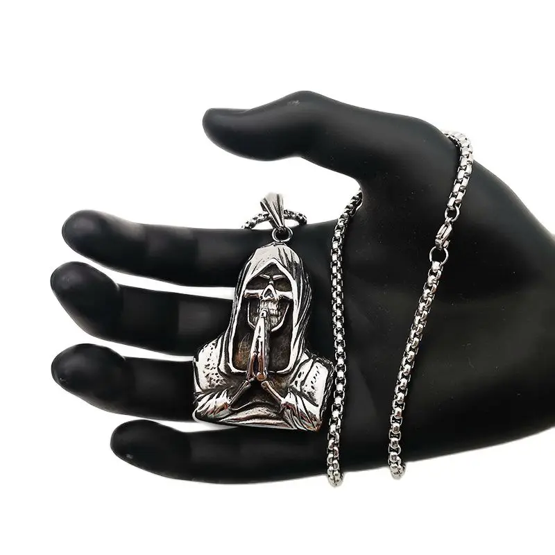 2021 SS New Cloaked Death Praying Pendant Necklace Vintage Silver Stainless Steel Mens Cool Death Necklace Fashion Jewelry Gift