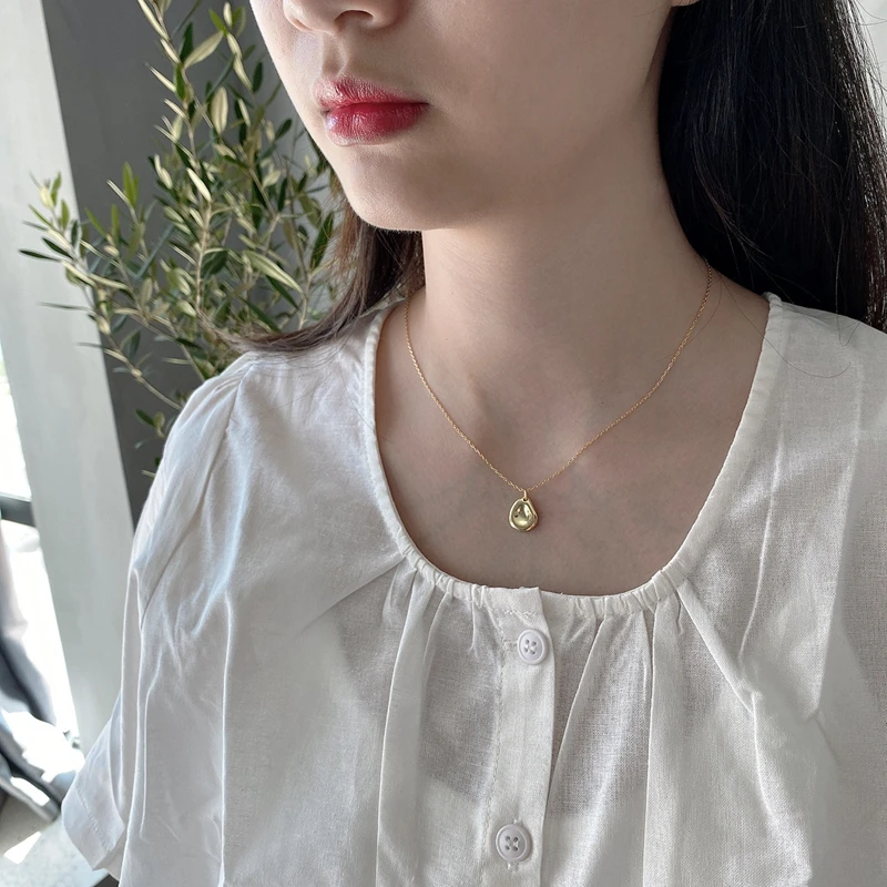 Silvology 925 Sterling Silver Oblique Triangle Pendant Necklace18K Gold Glossy Minimalist Necklace for Women 925 Fashion Jewelry