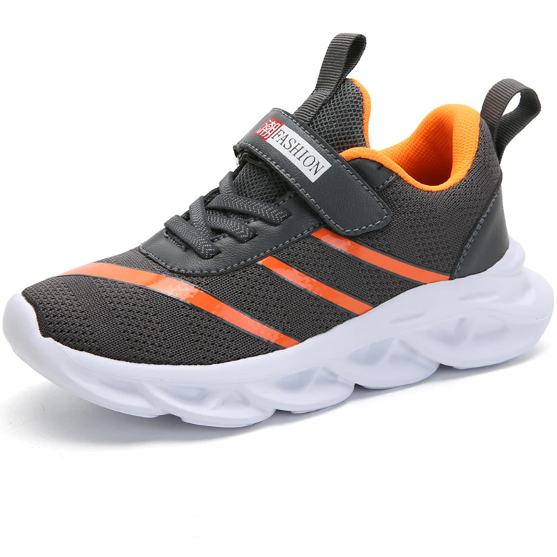 boys cross training shoes