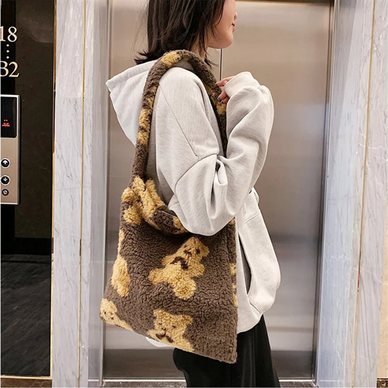 Women Lamb Like Fabric Shoulder Bag Autumn Winter Plush Cartoon Bear Handbags Large Capacity Shopping Bags Girls Cute School Bag women handbags