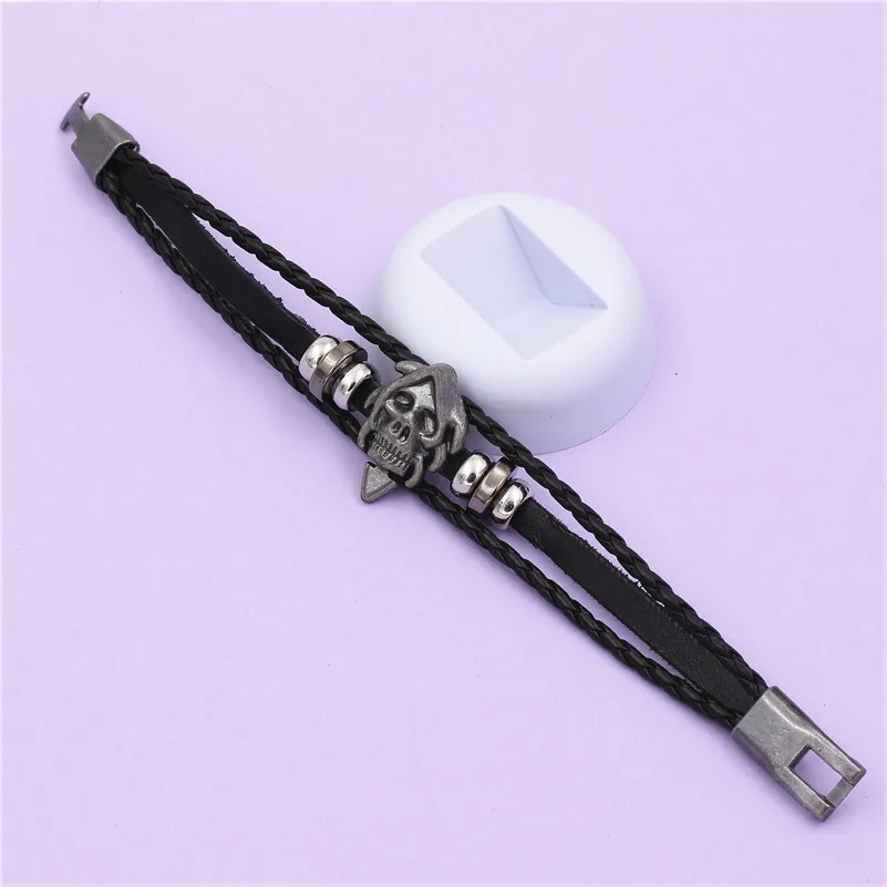 2021 Multilayer Bracelet Men Casual Fashion Braided Leather Bracelets For Women Wood Bead Bracelet Punk Rock Men Jewelry.