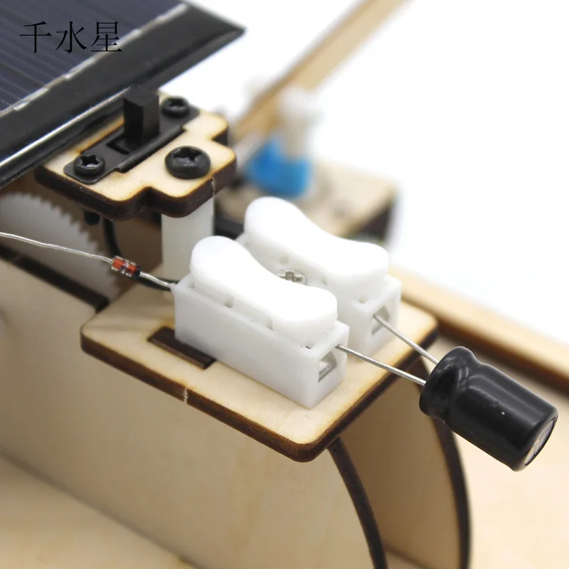 Ученики начальной и средней школы DIY Science and technology мелкомасштабное создание солнечной энергии лодочные игрушки