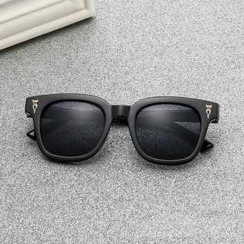 

2020 Classic Vintage Square Frame Light Sun Glasses Woman Fox Head Sunglasses Men's And Women's Fashion Sunglasses UV400