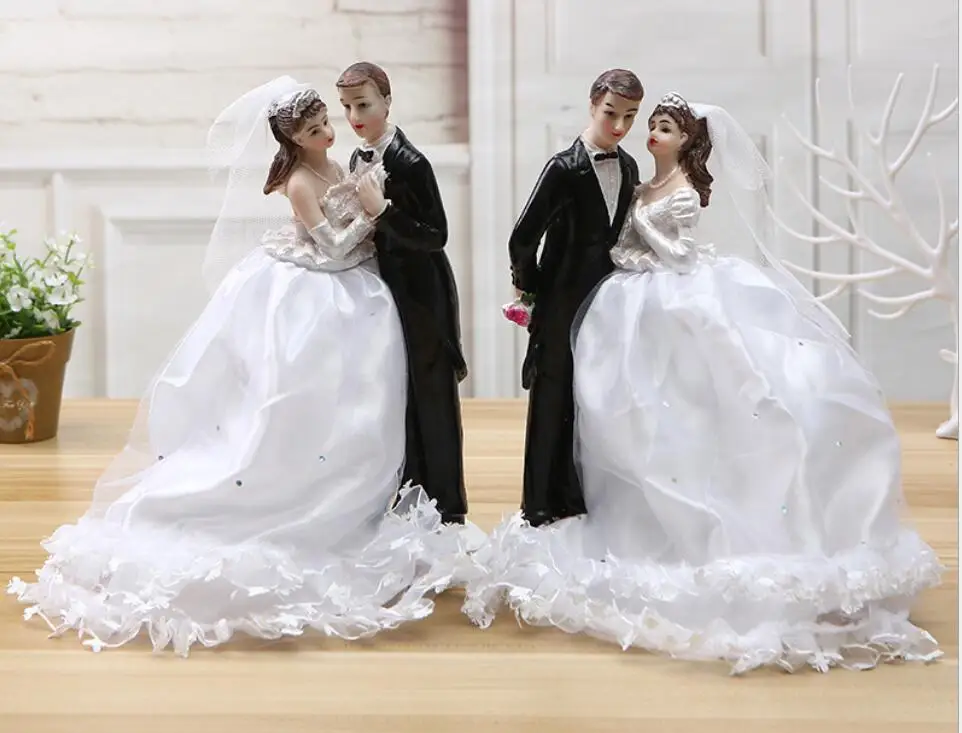 

Resin sets the bride and groom figures Valentine's day girl gift girlfriend crafts married Cake decoration wedding romance Doll