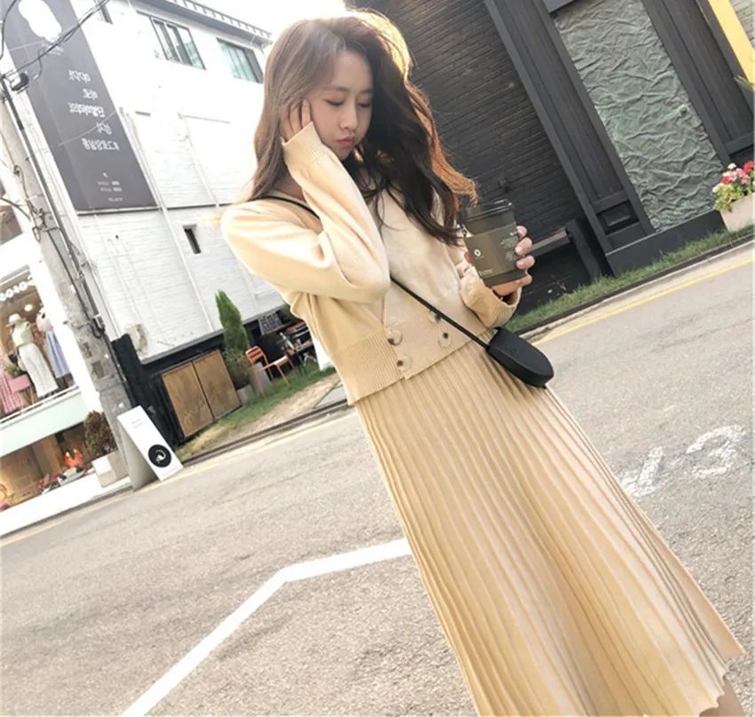 Хаки HAMALIEL New Fashion Women Pink Knitted Double-breasted Short Sweater Coat Twp Piece Set+ Halter Pleated Midi Dress Skirt Set - Цвет: Хаки