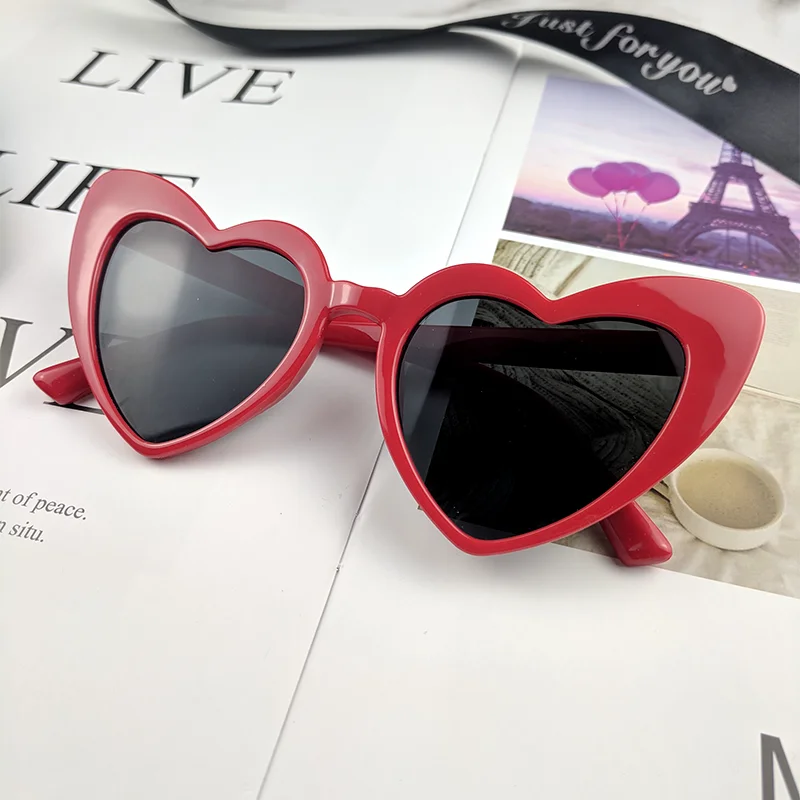 Очки солнцезащитные женские с красными сердечками роскошные дизайнерские