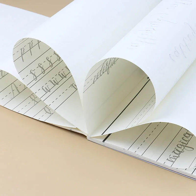 Artistic Font English Copybook Exercise Regular Italics Can Be Used Repeatedly Calligraphy Exercise Student Italic Copybook 4