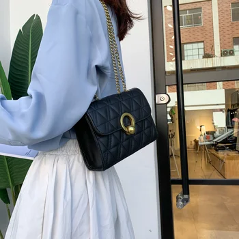 

High-quality small bag female 2020 spring and summer new Korean fashion wild one-shoulder messenger chain bag