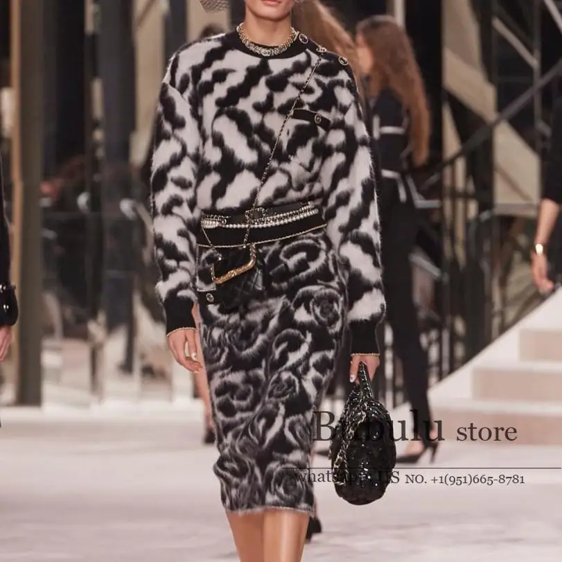 

Luxury Designer RUNWAY 2 Piece Outfits for Women Autumn Leopard Print round Neck Long Sleeve Sweater + Pencil Straight Skirt