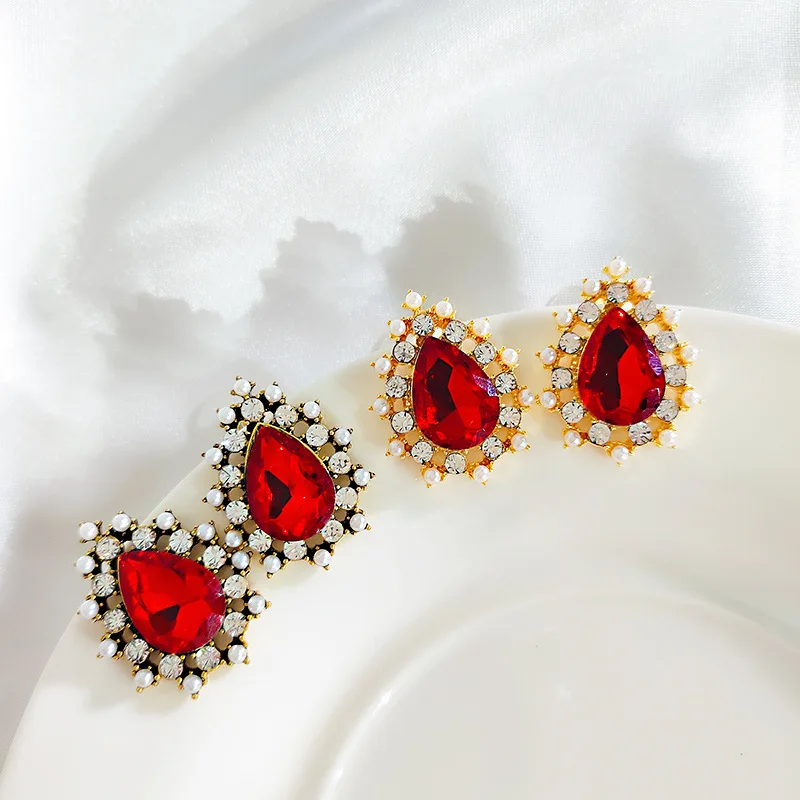 Контрактная личность Винтажный стиль капли воды Нежный Хрусталь дизайн Джокер жемчуг женские яркие серьги-гвоздики Новинка