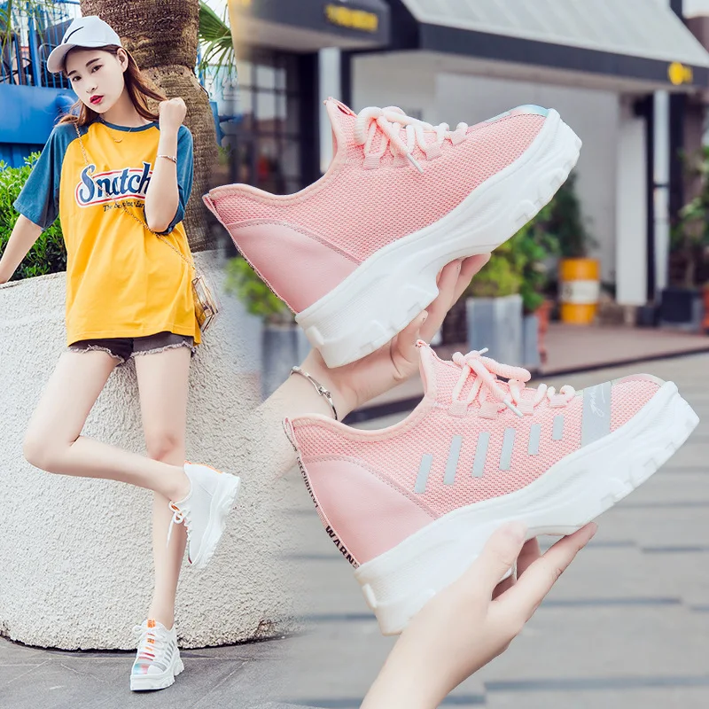 

Hot Selling New Style 3D Fly Netting Surface Breathable Shoes Women's Europe And America Large Size