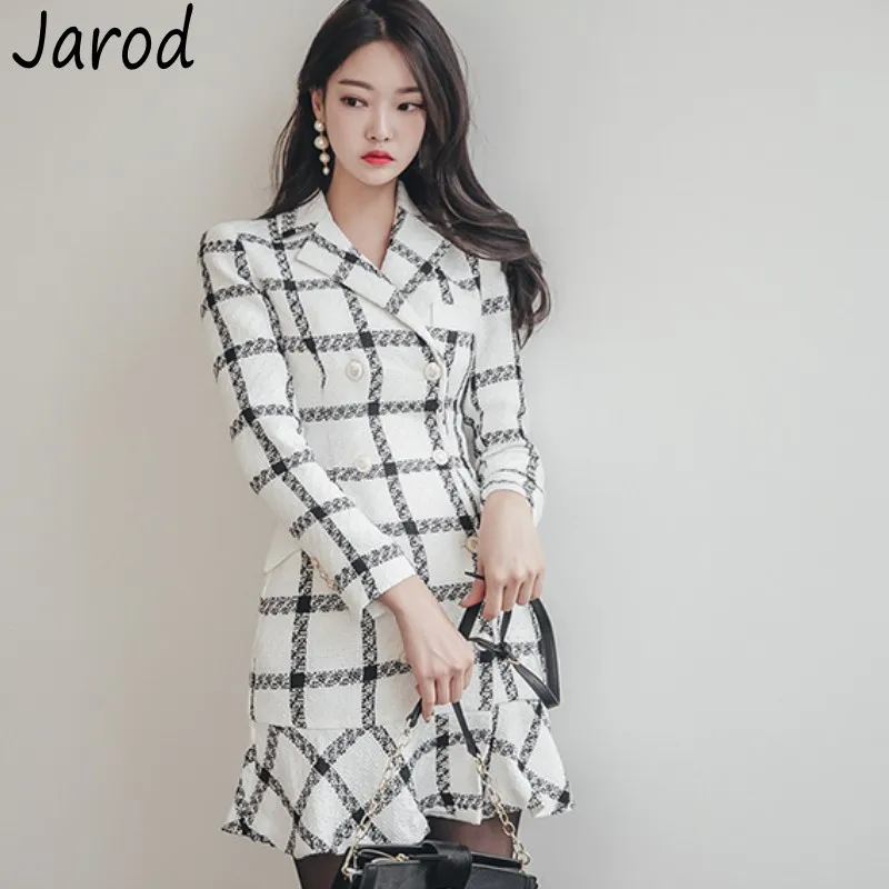 

Korean 2019 Autumn Winter Double-breasted Tweed Coats Runway Women Vintage Ruffles Plaid Long Woolen Coats Black White Outerwear