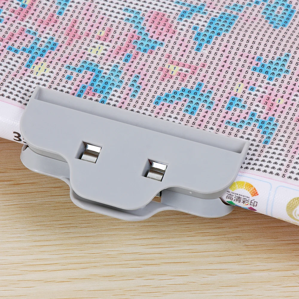 2pcs DIY Diamond Painting Tools Clips for LED Diamond Painting Light box Pad copy board Cross Stitch Sealing Clamp Accessories